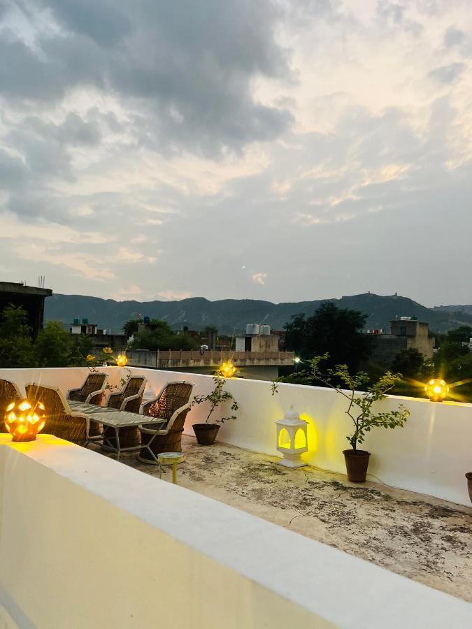Mosaics Guest House ชัยปุระ ภายนอก รูปภาพ